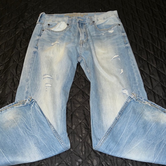 Other - American Eagle lightly distressed jeans